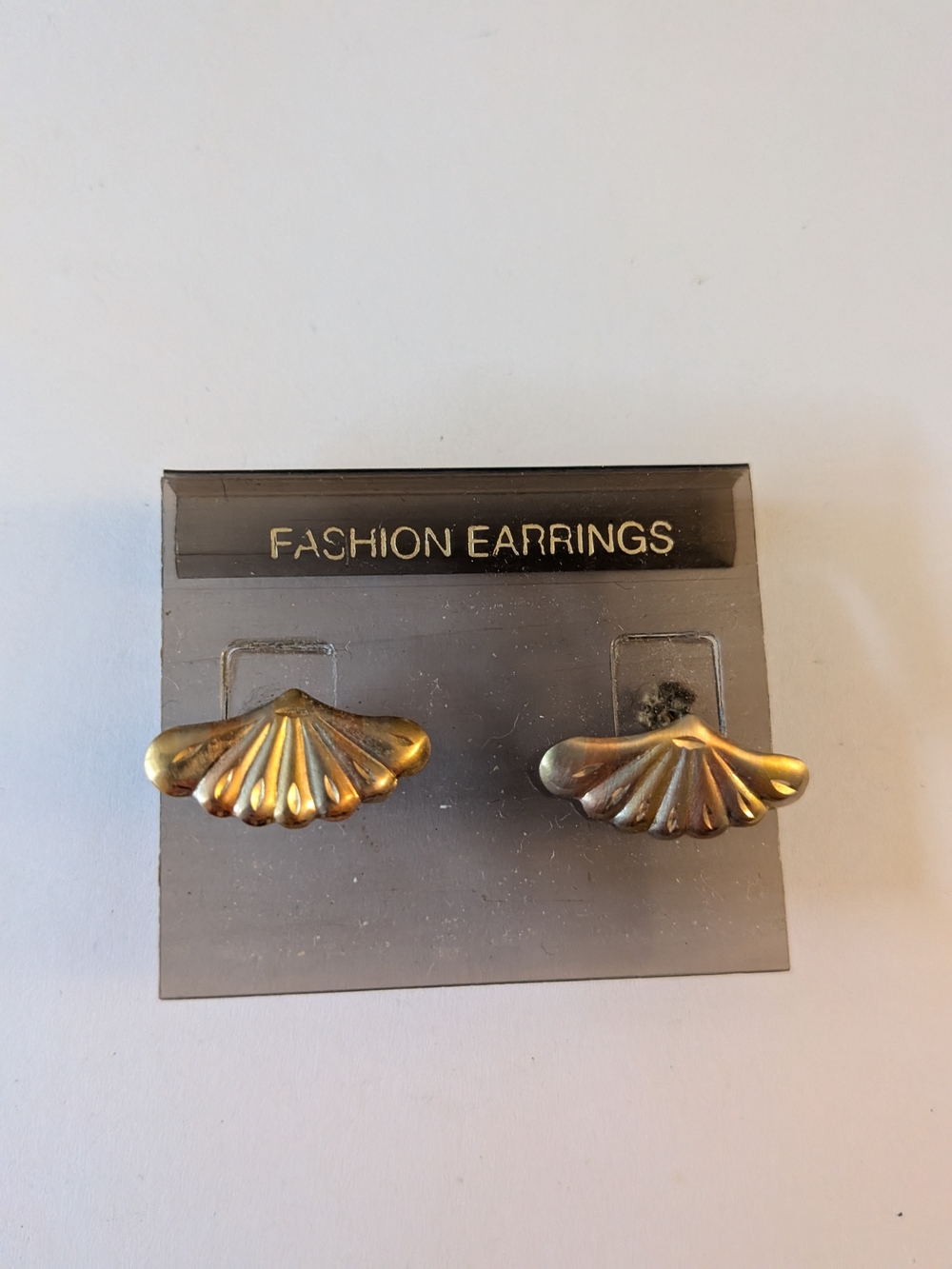 Seashell Gold Tone Fashion Earrings
